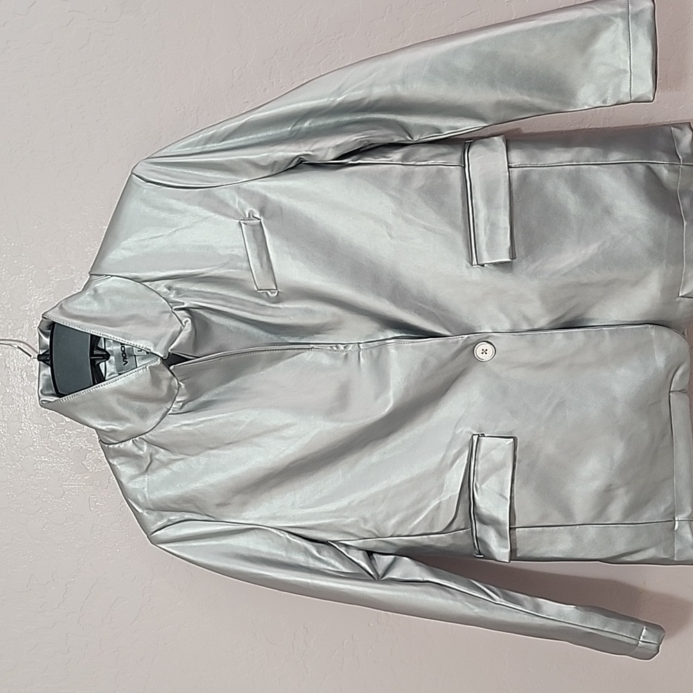 Vigoss Women's Blazer Size: L